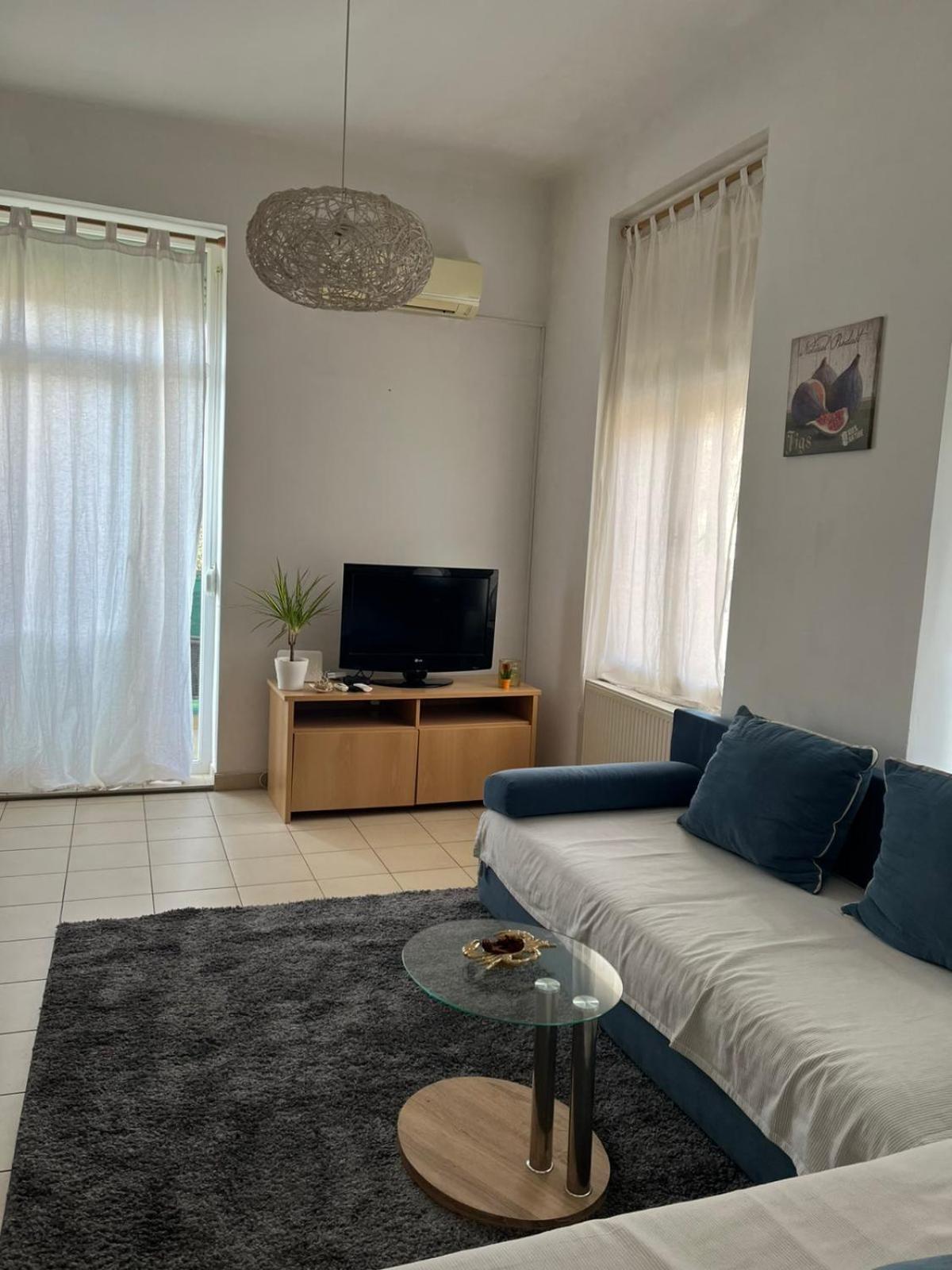 Lun Apartment *